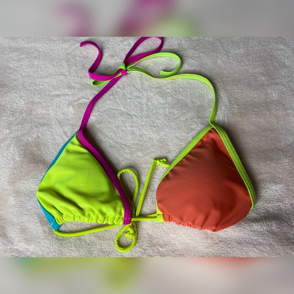 Bikini - Picture 7 of 11